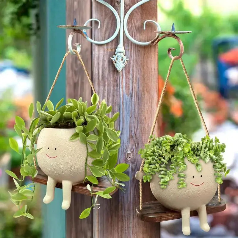 Swing Smiley Pot